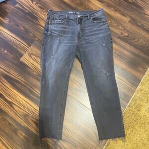 Old Navy Mid Rise Boyfriend Jeans Cropped and Frayed hem Size 12